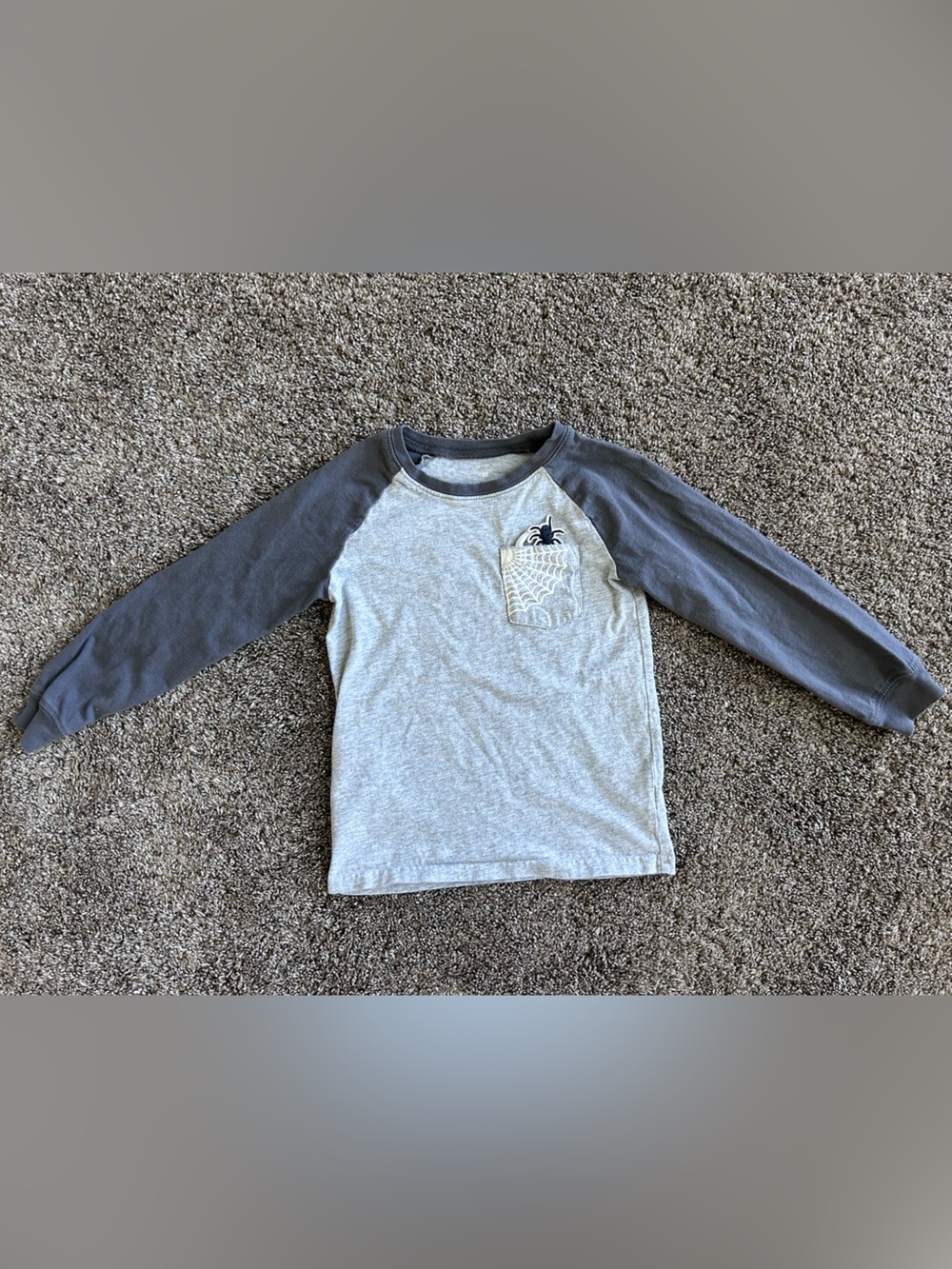Carter's Long-Sleeve Tee with Spider Pocket Size 5t